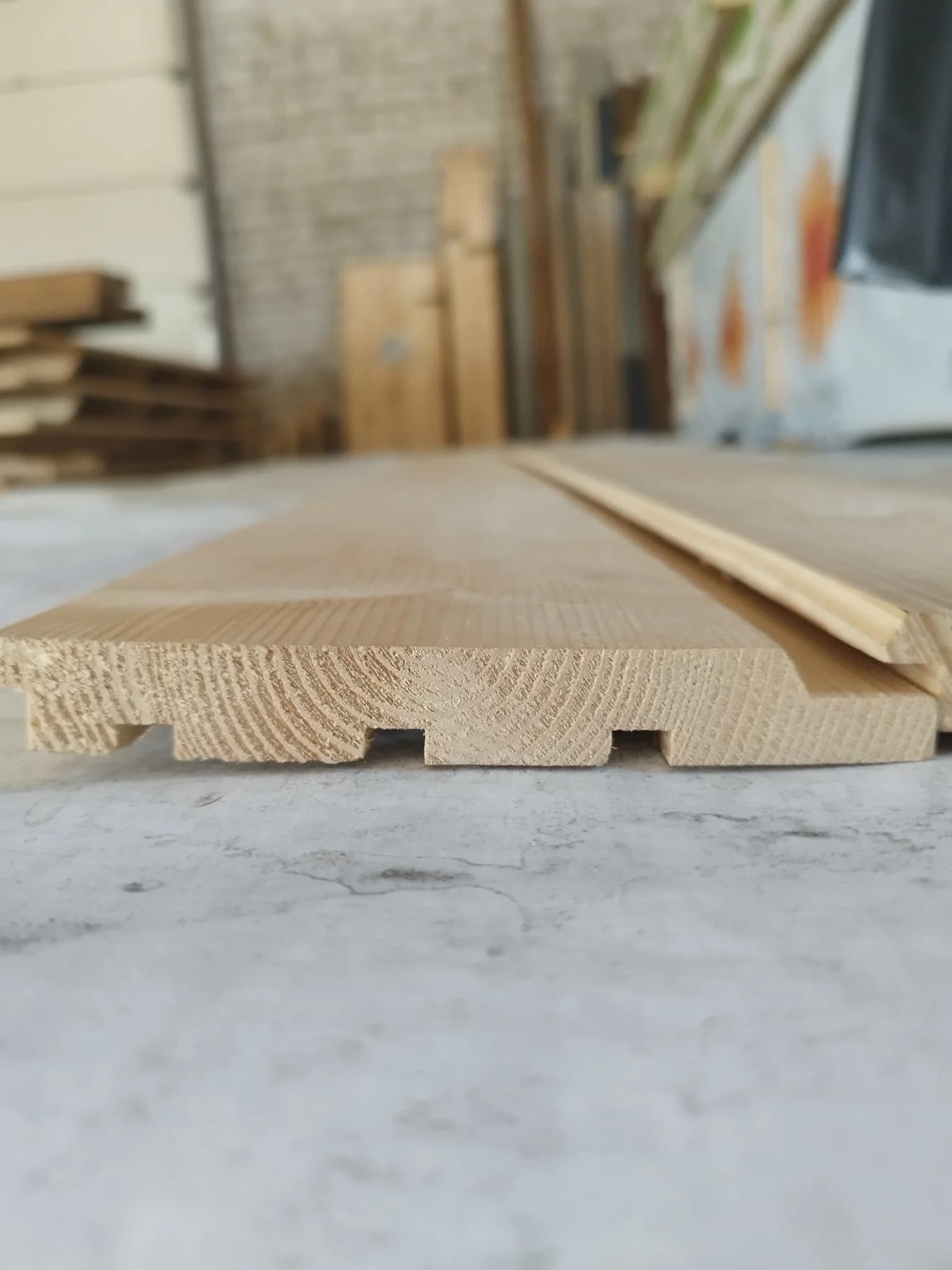 Eglinė lauko dailylentė 18×145×3900 mm – profilio nuotrauka