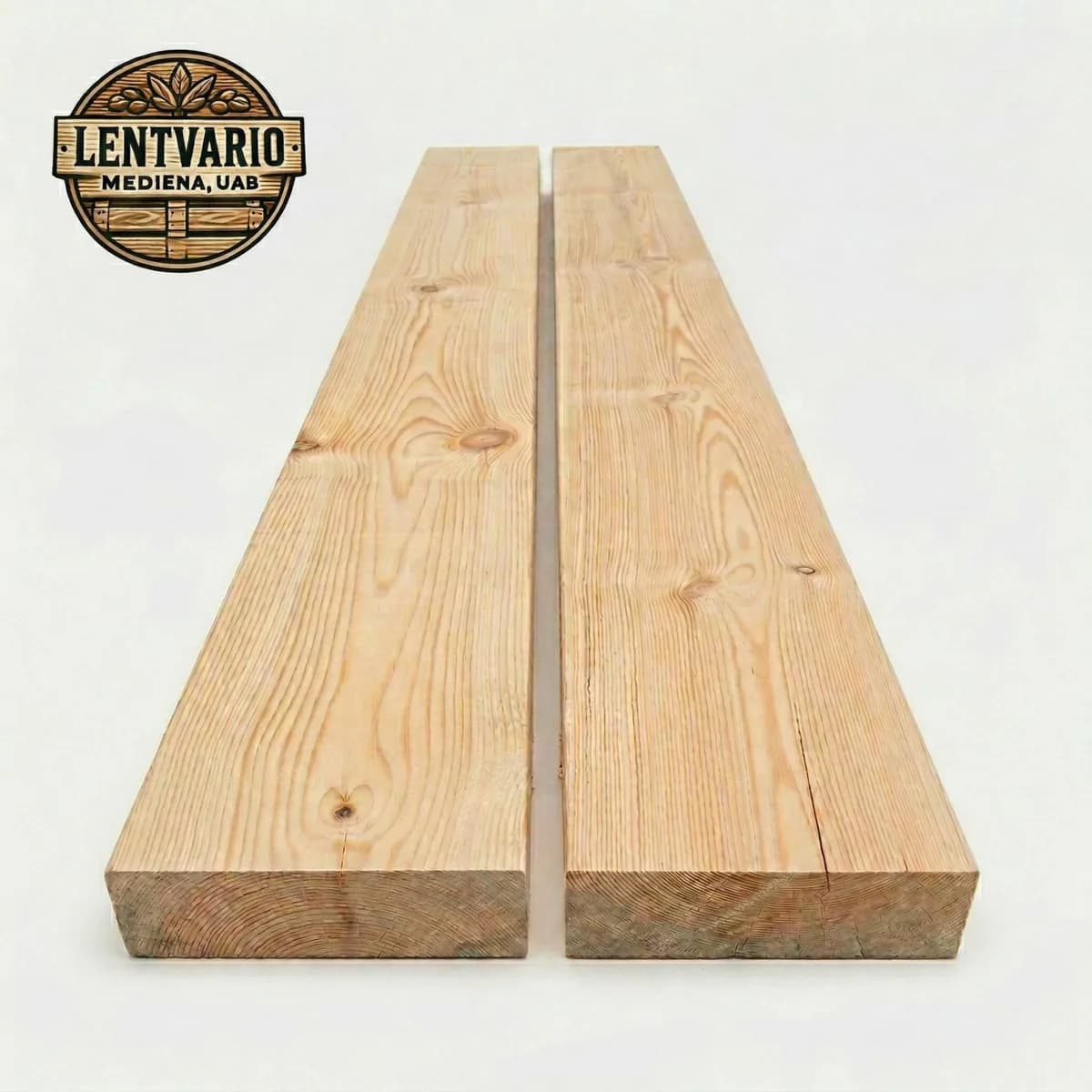 Statybinė mediena – pjautinės sijos ir konstrukcinė mediena Lentvario Mediena sandėlyje